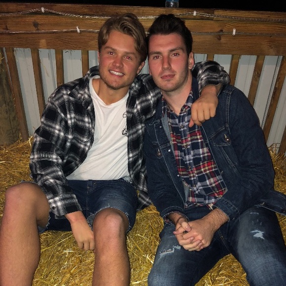 Meet your Posher, Alex - Picture 1 of 1